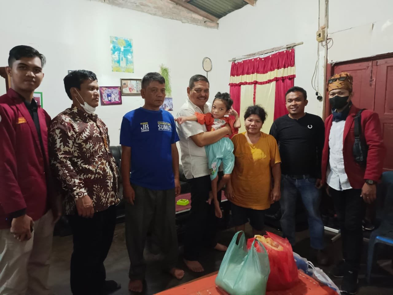 Parlindungan Purba Jenguk Anak Penderita Penyakit Virus Di Otak, Orangtua Yolanda: Kami Hampir Putus Asa Parlindungan Purba Jenguk Anak Penderita Penyakit Virus Di Otak, Orangtua Yolanda: Kami Hampir Putus Asa