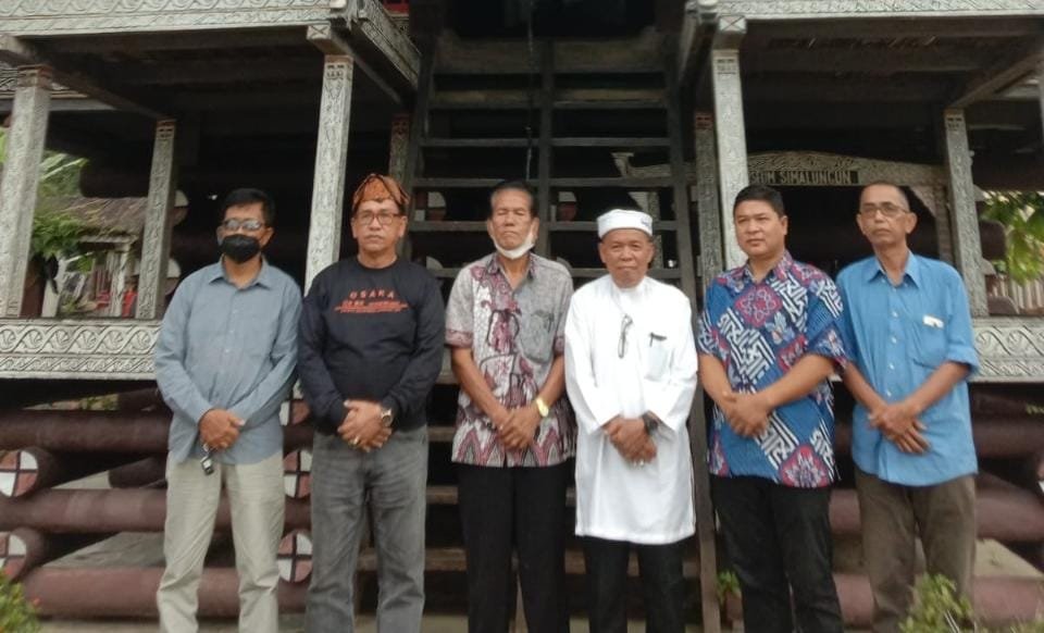 SURAT TERBUKA MASYARAKAT ADAT SIMALUNGUN KEPADA BUPATI SIMALUNGUN RADIAPOH HASIHOLAN SINAGA SURAT TERBUKA MASYARAKAT ADAT SIMALUNGUN KEPADA BUPATI SIMALUNGUN RADIAPOH HASIHOLAN SINAGA
