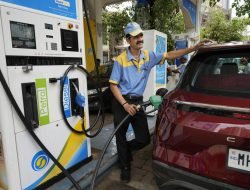 India dan China Tumbuhkan Pasar untuk Minyak Rusia yang Dijauhi