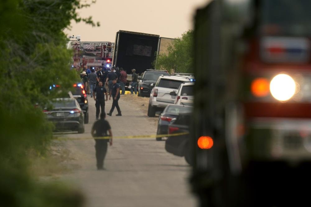 46 Migran Ditemukan Tewas dalam Trailer yang Ditinggalkan di San Antonio 46 Migran Ditemukan Tewas dalam Trailer yang Ditinggalkan di San Antonio