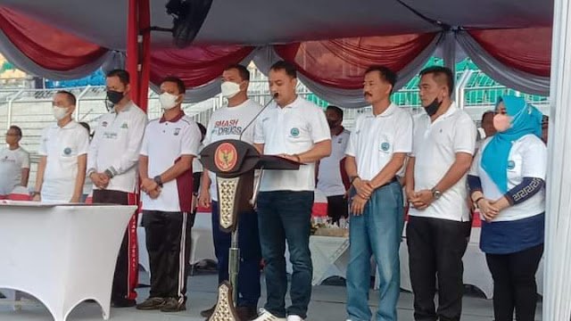 RELAWAN ANTI NARKOBA SENAM BERSINAR & DEKLARASI PERANG MELAWAN NARKOBA BERSAMA WALIKOTA SURABAYA RELAWAN ANTI NARKOBA SENAM BERSINAR & DEKLARASI PERANG MELAWAN NARKOBA BERSAMA WALIKOTA SURABAYA