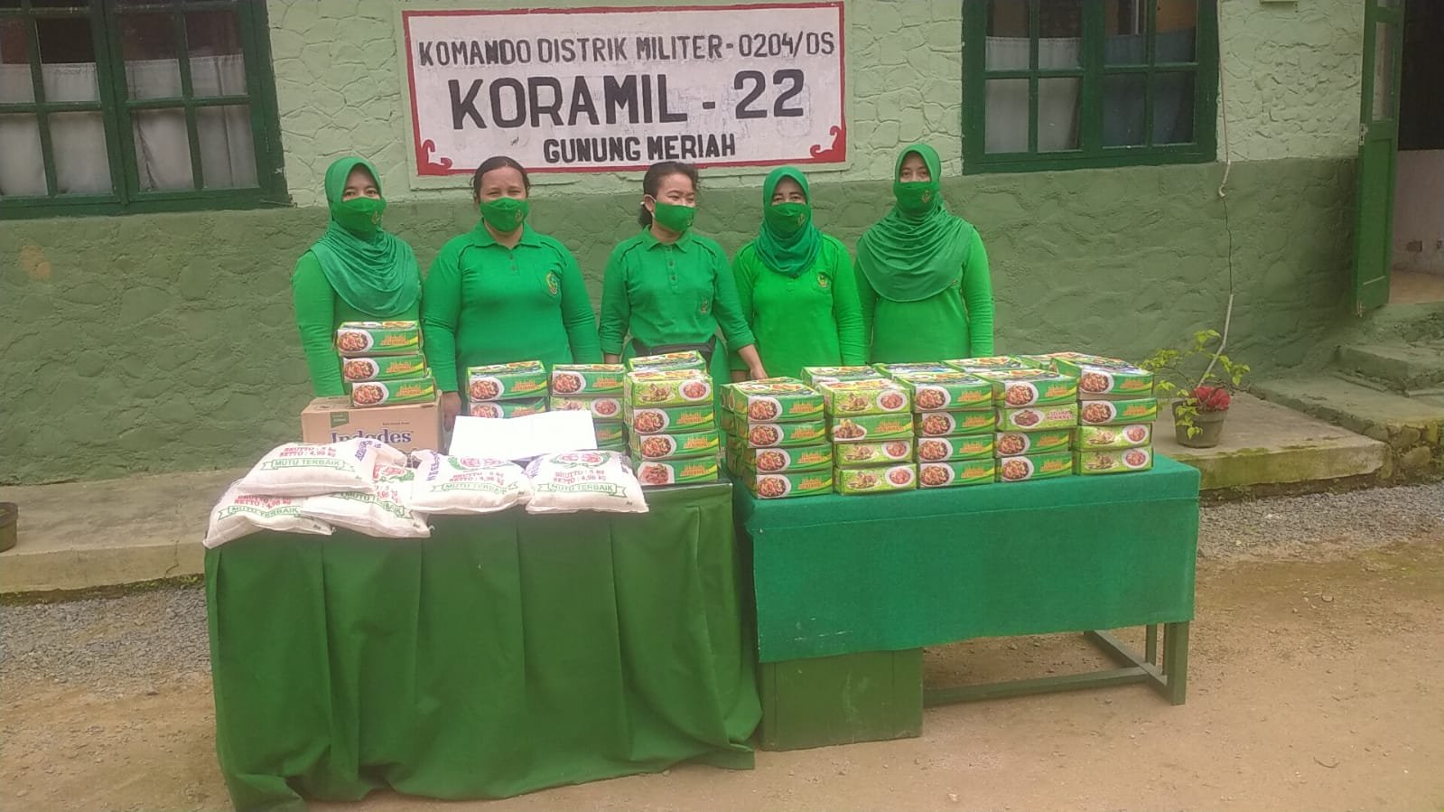 Jumat Barokah, Ibu Persit Kartika Candra Kirana Ranting 23/Koramil 22 Gunung Meriah.