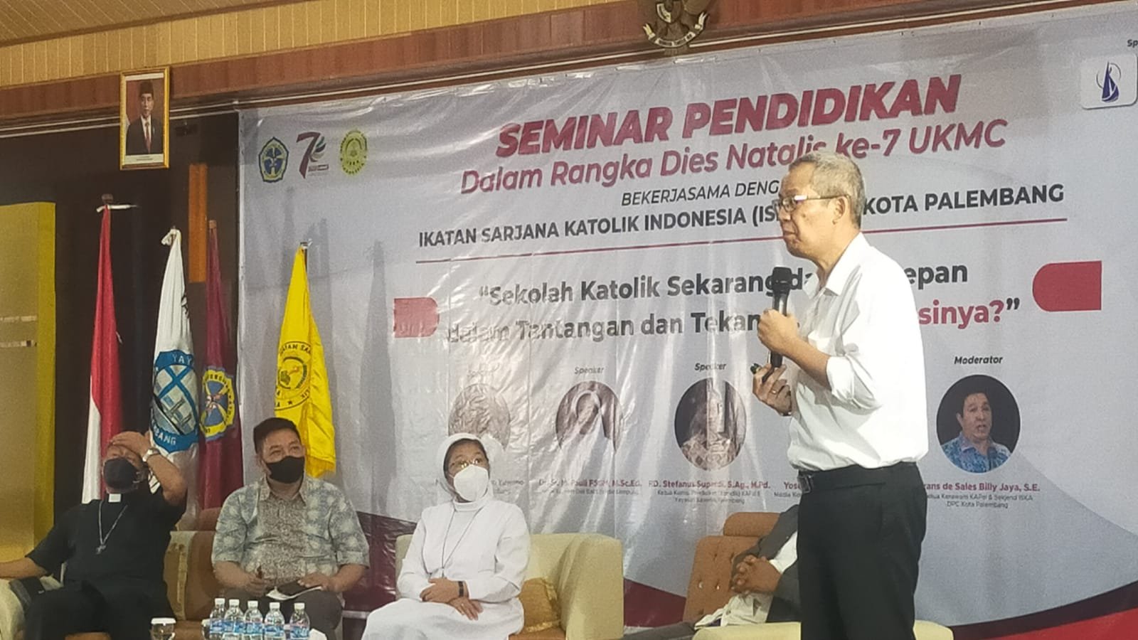 Dies Natalis ke-7 UKMC dan ISKA Lakukan Webinar Dies Natalis ke-7 UKMC dan ISKA Lakukan Webinar