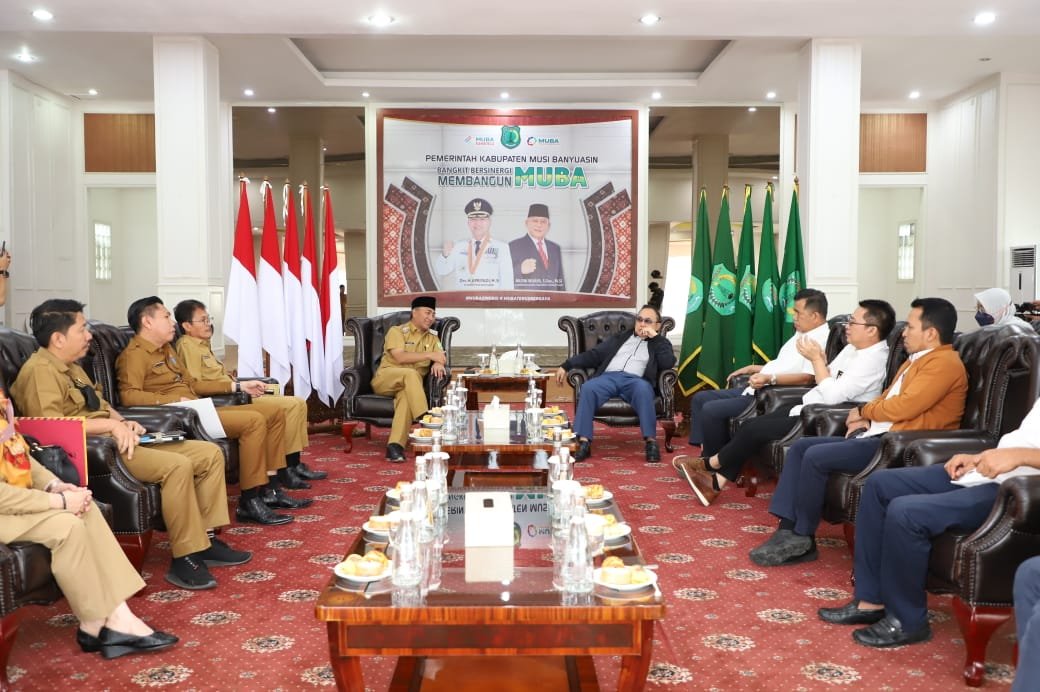 Anggota DPR RI H.Ir.Edy Santana Putra, MT berjanji akan bawa dana APBN untuk bangun jalan di Muba Anggota DPR RI H.Ir.Edy Santana Putra, MT berjanji akan bawa dana APBN untuk bangun jalan di Muba