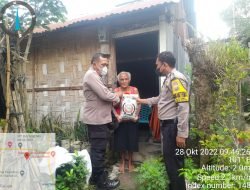 Polsek Lubuk Pakam Bagikan Bansos Kepada Masyarakat Yang Terdampak Kenaikan Harga BBM