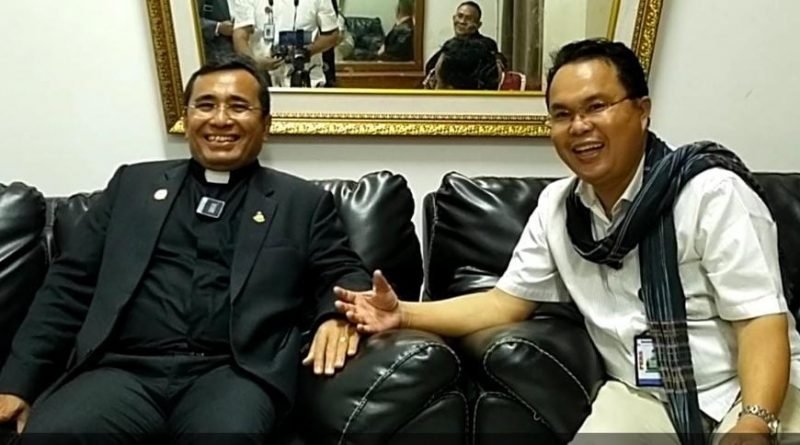 Pdt. Dr. Robinson Butarbutar; “Iman Memampukan Kita Menghadapi Masalah Seberat Apapun” Pdt. Dr. Robinson Butarbutar; “Iman Memampukan Kita Menghadapi Masalah Seberat Apapun”