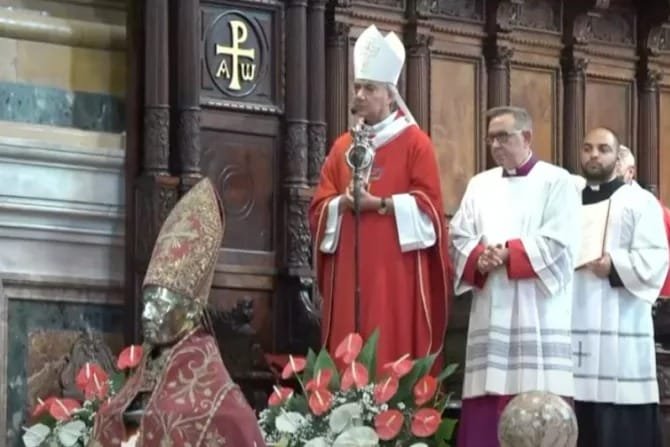 Darah Santo Januarius Mencair di Naples untuk Ketiga Kalinya pada Tahun 2022 Darah Santo Januarius Mencair di Naples untuk Ketiga Kalinya pada Tahun 2022