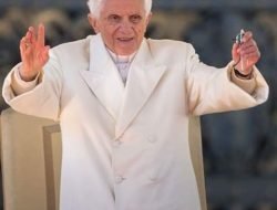 Paus Fransiskus Minta Doa untuk Paus Emeritus Benediktus XVI; Pastor Markus Solo: Kondisi Melemah sehingga Menimbulkan Banyak Kekuatiran