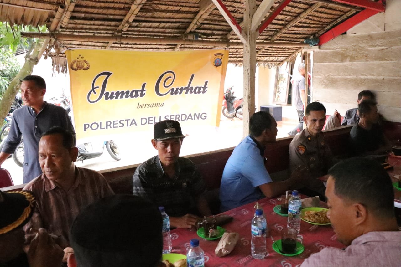 Polresta Deli Serdang Giat Juma't Curhat