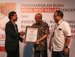 Pius dan Buku ”Aldera” Meraih Penghargaan