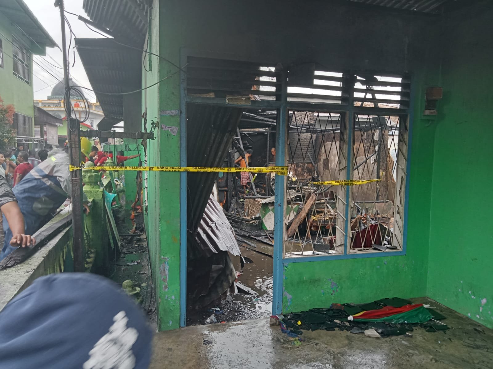 Sijago Merah Lalap 4 Unit Rumah Di Perumnas Mandala
