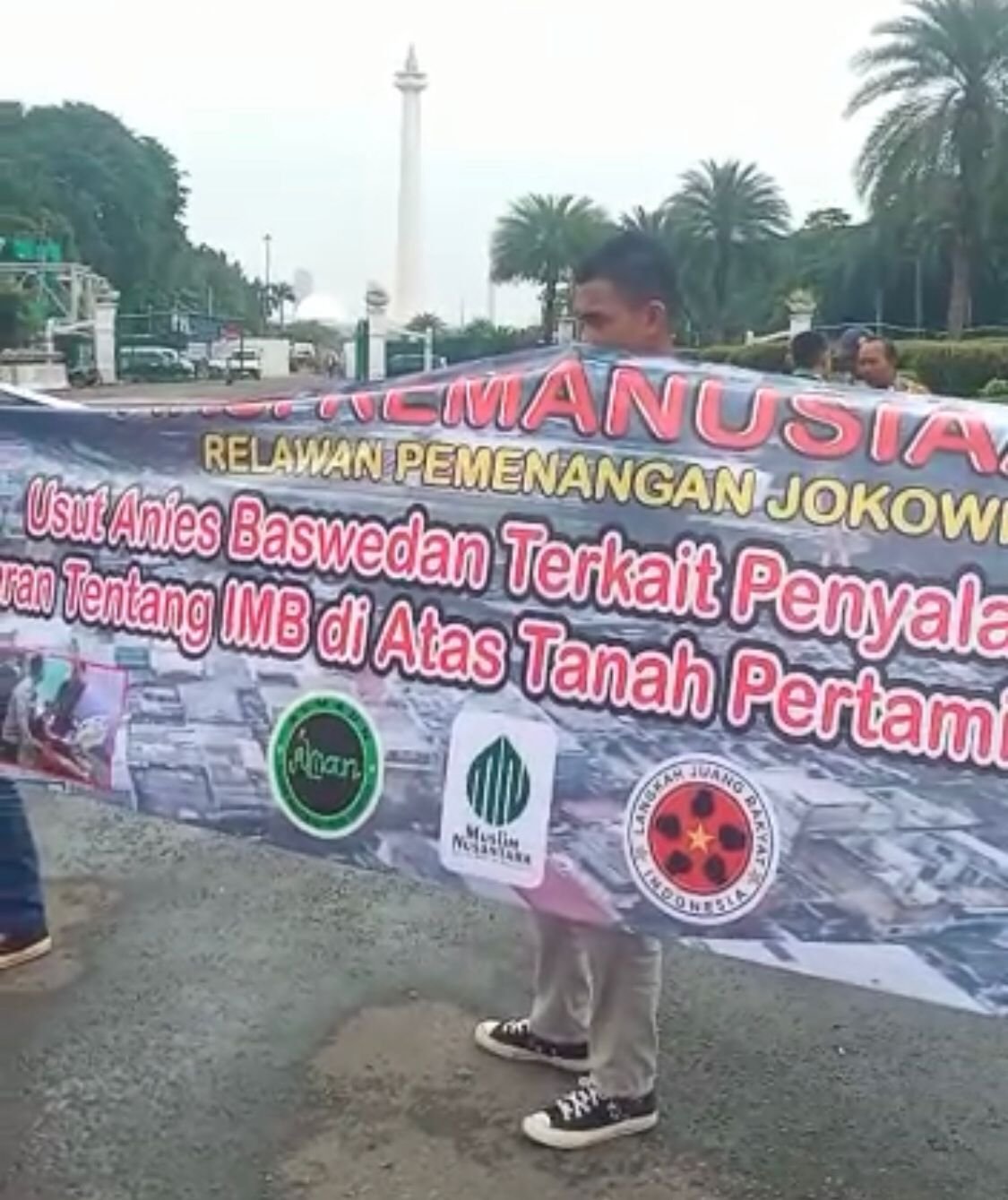 Relawan Pemenangan Jokowi Demo Istana Negara Tuntut Dirut Utama PT Pertamina dan Menteri BUMN Diganti