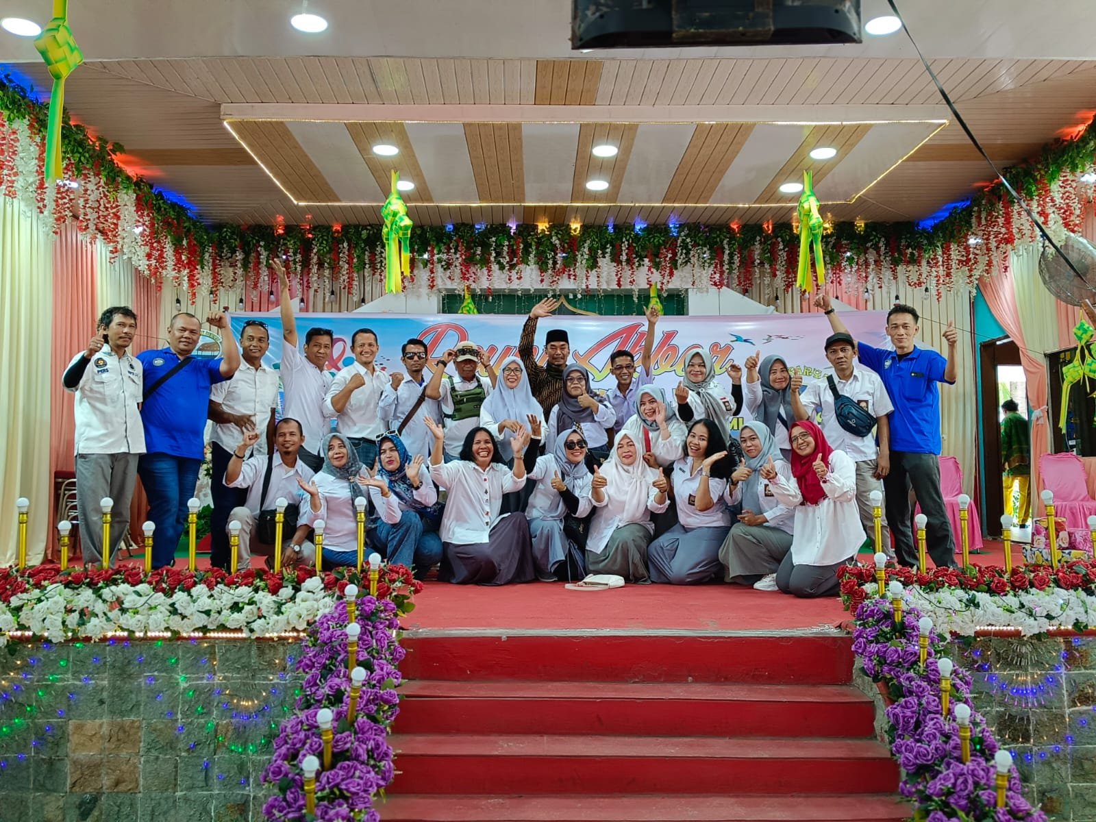 Reuni Akbar Alumni Perguruan Dwi Karya Jaya Reuni Akbar Alumni Perguruan Dwi Karya Jaya