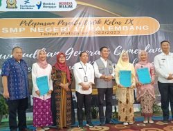 Ratu Dewa Hadiri Pelepasan Peserta Anak Didik Kelas IX SMP Negeri 17 Palembang