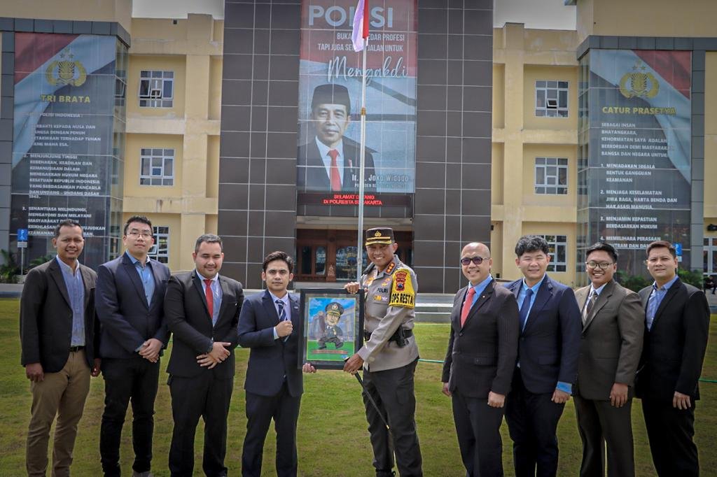 Junior Chamber International (JCI) Berikan Penghargaan Kapolresta Surakarta Kombes Pol Iwan Saktiadi, Tokoh Penjaga Toleransi Kota Surakarta.