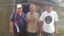 Hidup Sebatang Kara, Tinggal di Gubuk Reot Tanpa Tersentuh Bantuan Pemerintah Hidup Sebatang Kara, Tinggal di Gubuk Reot Tanpa Tersentuh Bantuan Pemerintah