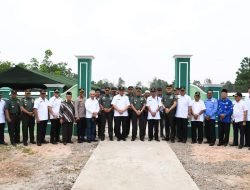 Danrem 044/Gapo Serahkan Hasil Pembuatan Jembatan, Pagar dan Gapura Taman Makam Bahagia Pepabri