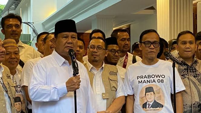 Ratusan Organ Relawan Jokowi Nyatakan Dukung Capres Prabowo Subianto Ratusan Organ Relawan Jokowi Nyatakan Dukung Capres Prabowo Subianto