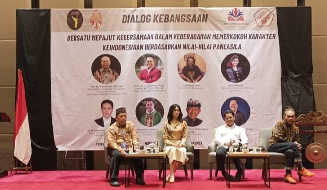 Dialog Kebangsaan Pesparani III : “Bersatu Merajut Kebersamaan Dalam Keberagaman ” Dialog Kebangsaan Pesparani III : “Bersatu Merajut Kebersamaan Dalam Keberagaman ”