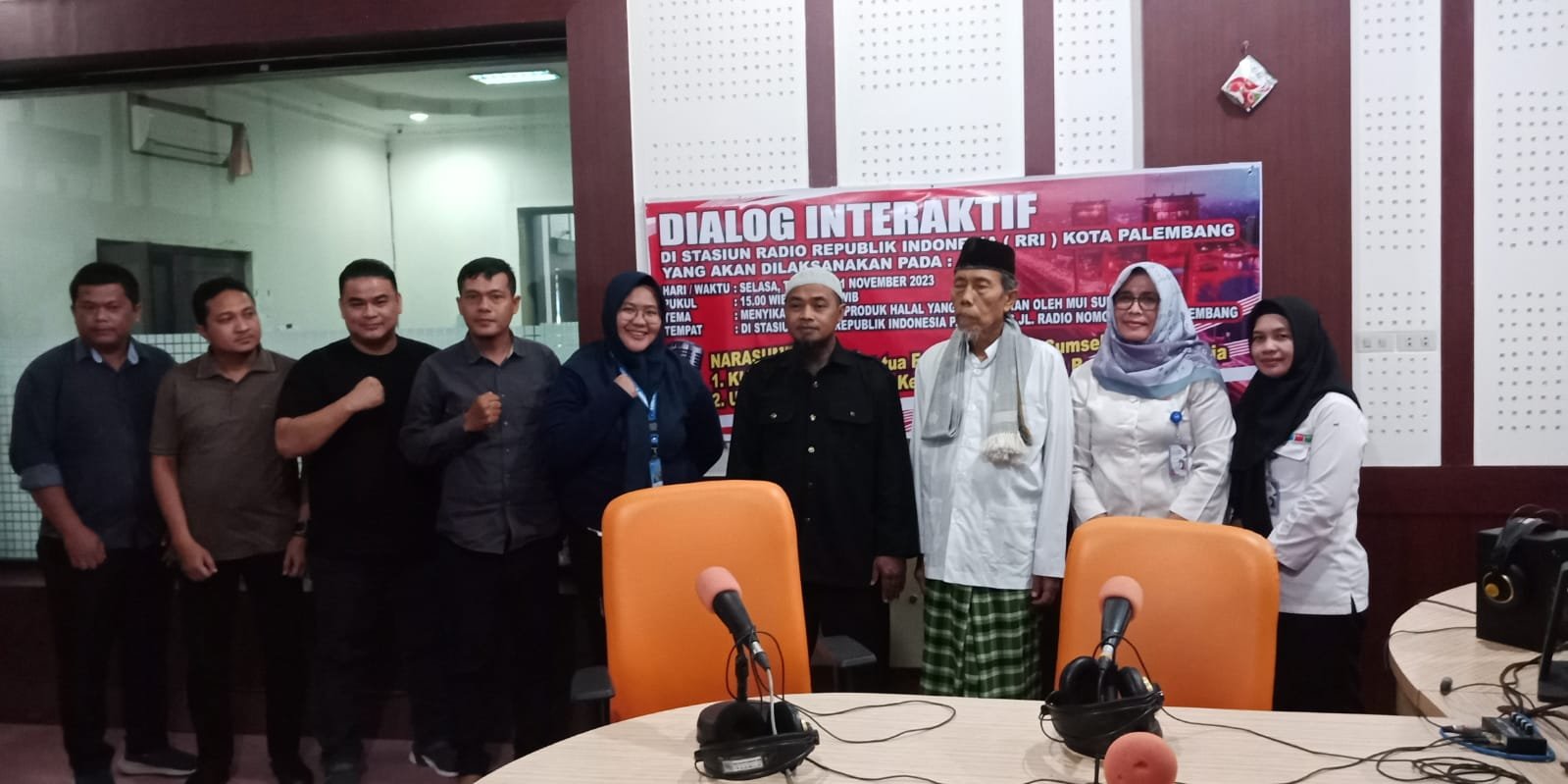 MUI MENGECAM MEMBUAT FATWA TENTANG PRODUK MAKANAAN DARI NEGARA ISRAEL DI MAKAN HARAM BAGI INDONESIA