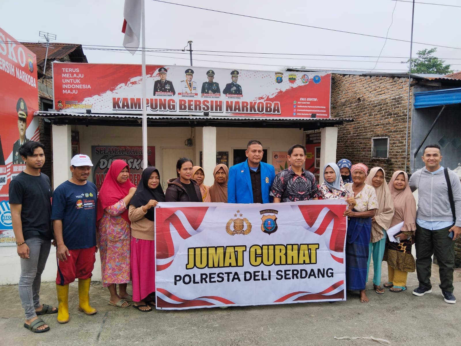 Polresta Deli Serdang Giat Rutin Jum'at Curhat Dan Beri Bantuan.
