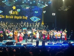 Mgr Aloysius Sudarso Hadiri Konser Natal PUKAT 2023 untuk Penyediaan Air Bersih dan Pengentasan Stunting di Sumba Barat Daya