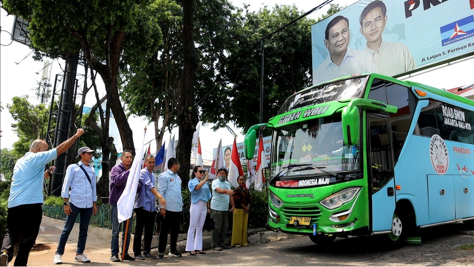 Menangkan Prabowo-Gibran, Sedulur Kaesang Jokowi Lepas Roadshow Bus Kampanye Jakarta-NTB Menangkan Prabowo-Gibran, Sedulur Kaesang Jokowi Lepas Roadshow Bus Kampanye Jakarta-NTB