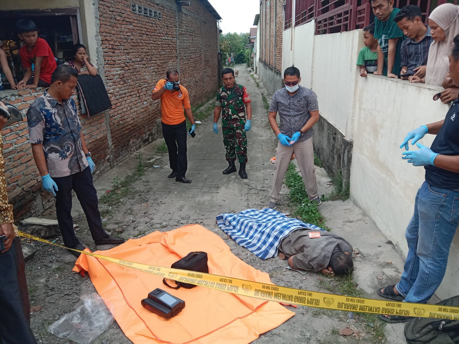 Seorang Pria Ditemukan Tewas Telungkup, Wajah Berlumuran Darah Seorang Pria Ditemukan Tewas Telungkup, Wajah Berlumuran Darah