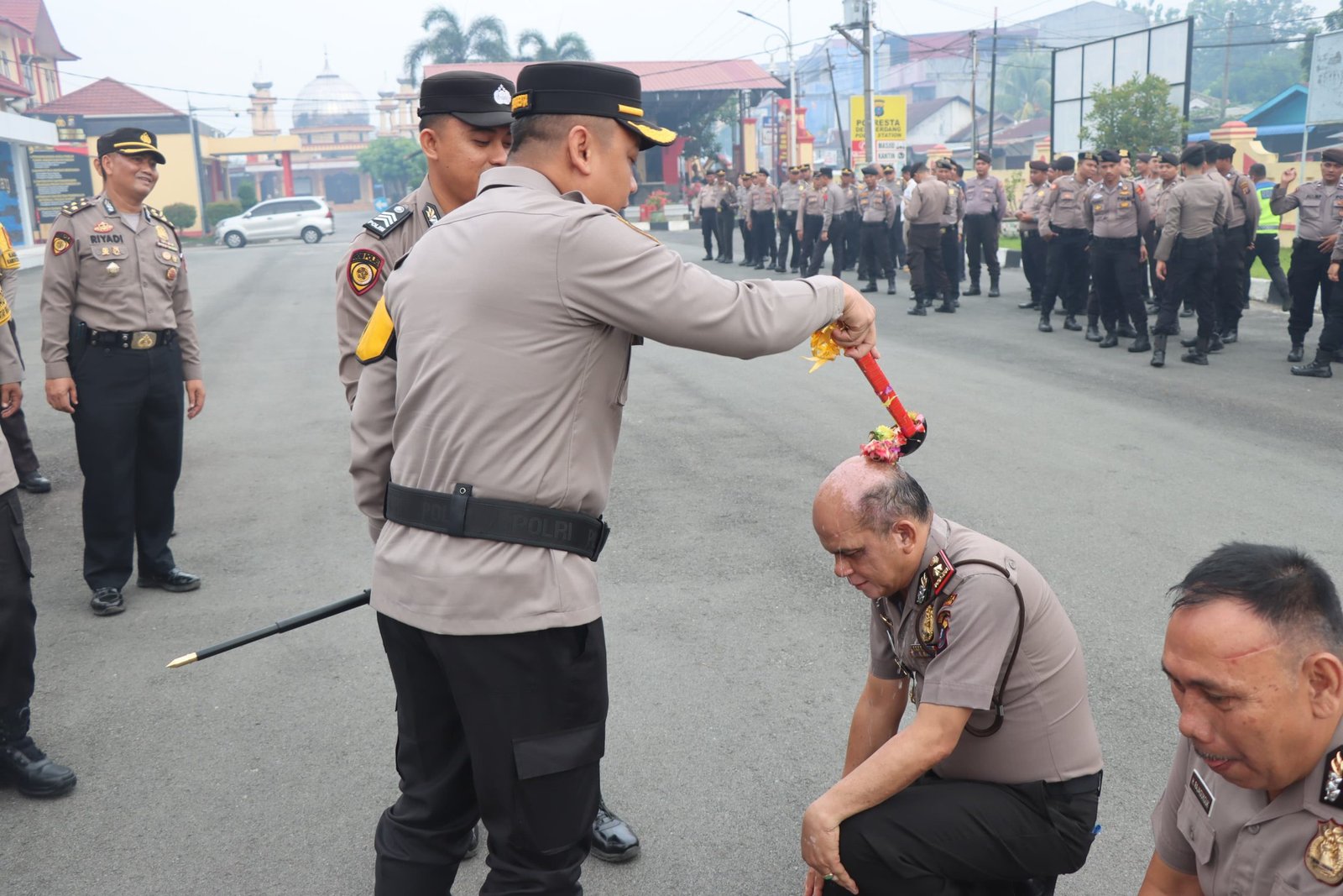 Kapolresta Deli Serdang Pimpin Upacara Kenaikan Pangkat Pengabdian