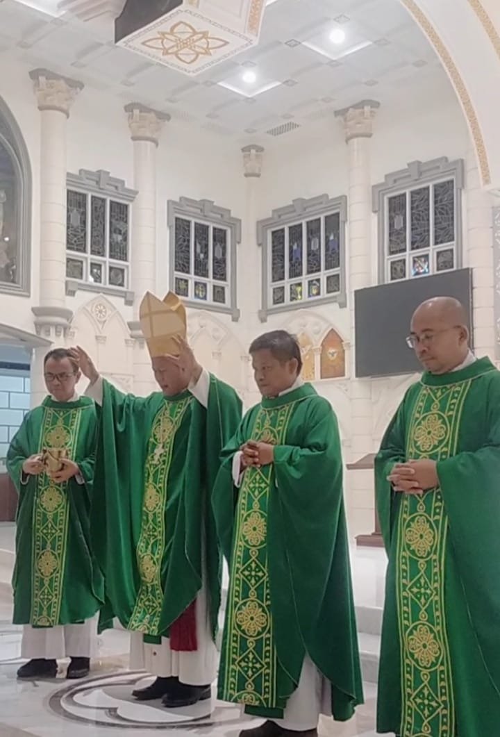 Misa dan Berkat Perutusan Caleg Kota Palembang,- Mgr Yohanes Harun Yuwono : “Gereja dukung perjuangan anda” Misa dan Berkat Perutusan Caleg Kota Palembang,- Mgr Yohanes Harun Yuwono : “Gereja dukung perjuangan anda”
