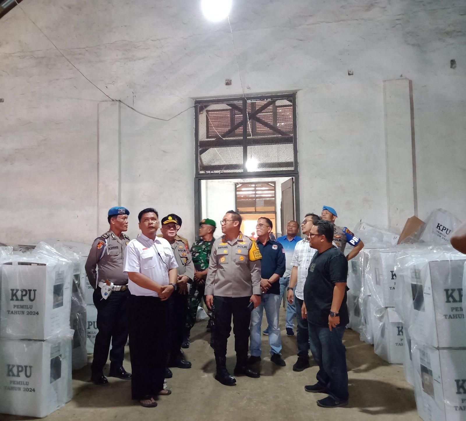 Kapolresta Deli Serdang Cek Sidang Pleno Dan Gudang PPK Kecamatan Batang Kuis Kapolresta Deli Serdang Cek Sidang Pleno Dan Gudang PPK Kecamatan Batang Kuis