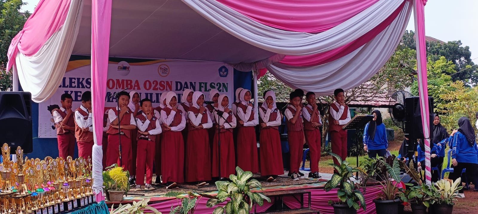 Pembukaan Acara Seleksi Kegiatan Lomba O2SN Dan FL2SN Di Kecamatan Ilir Timur 1