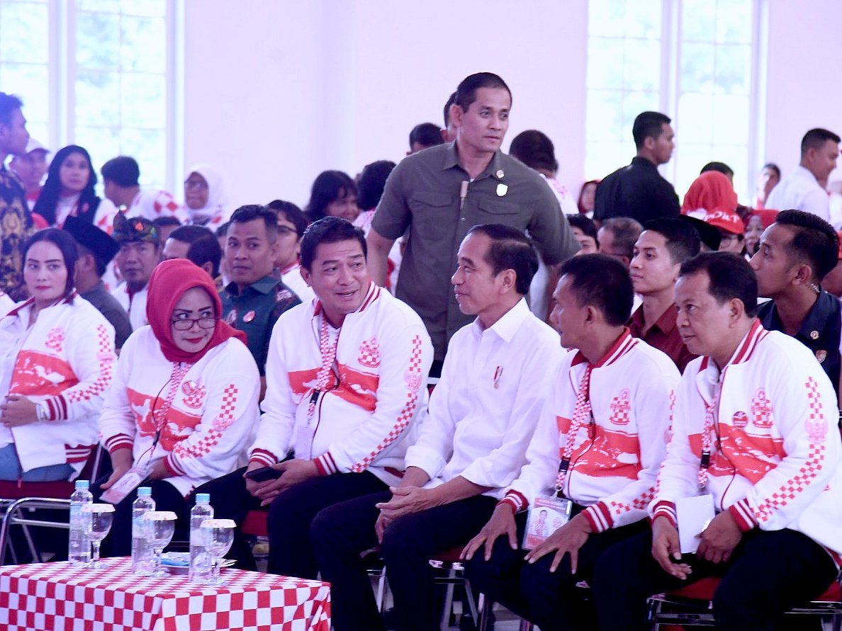 Presiden Jokowi Bantah Titip Nama Nama Menteri ke Prabowo Presiden Jokowi Bantah Titip Nama Nama Menteri ke Prabowo