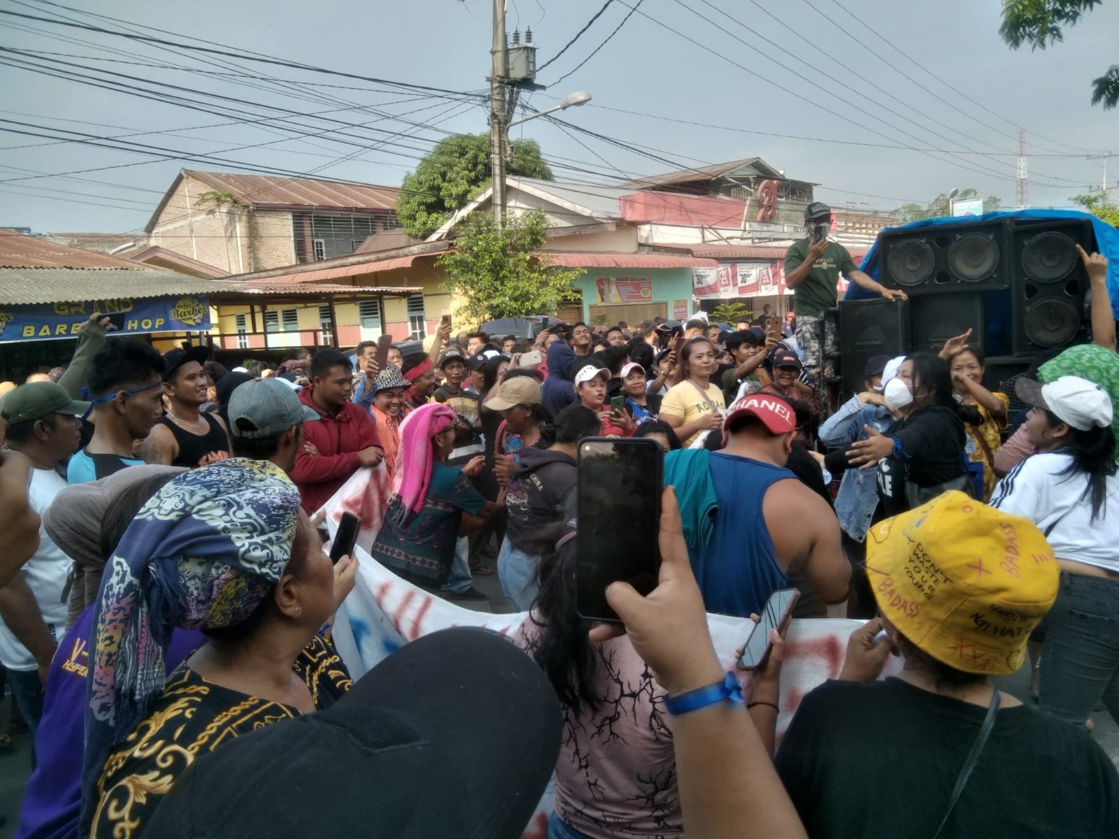 Masyarakat Pancur Batu Bersatu UNRAS Di PN Lubuk Pakam