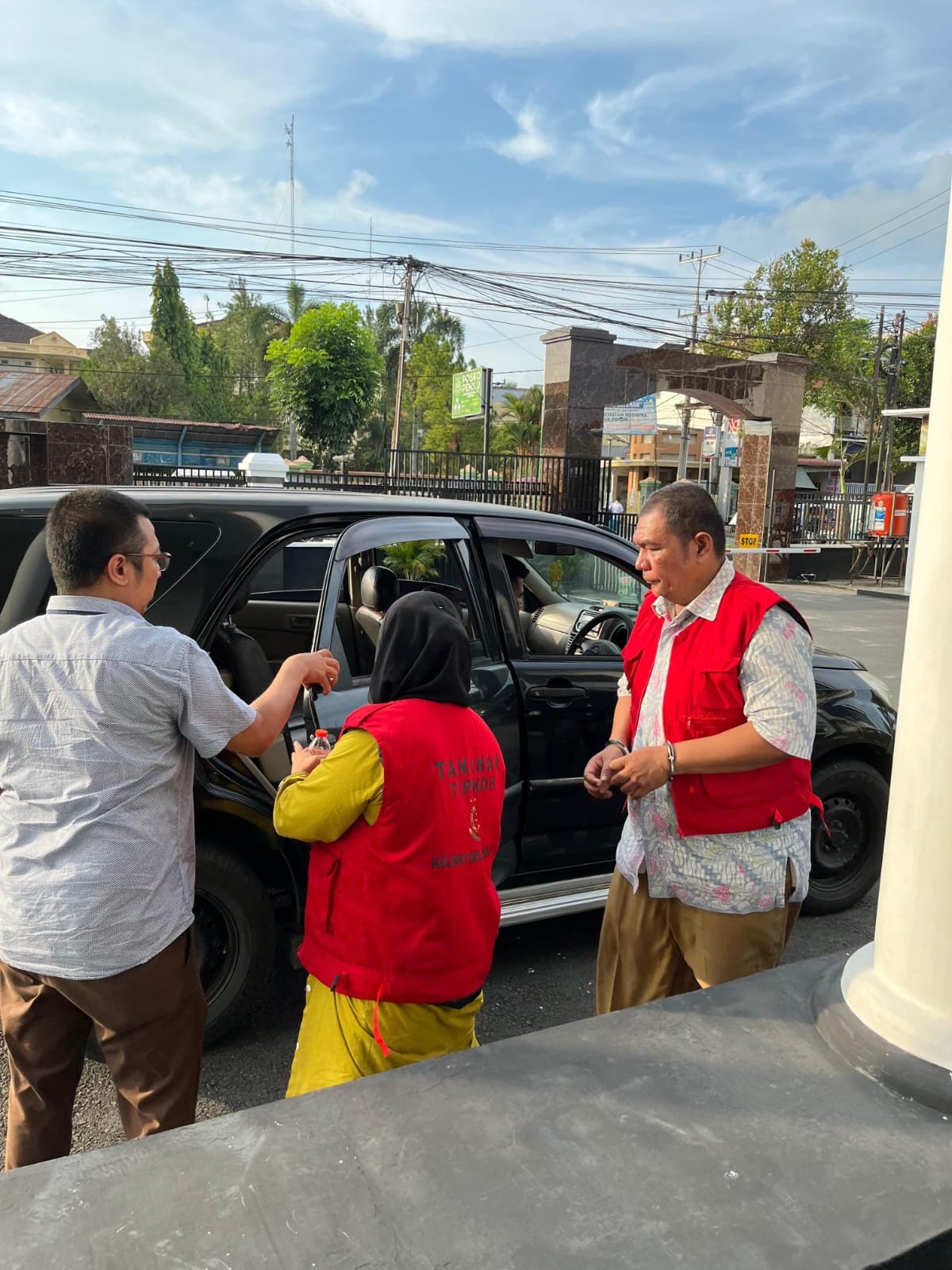 Kejaksaan Negeri Deli Serdang Tahan Amos Febrianta Karo Karo SSos MAP Dan Era Rahmawati, SE Atas Dugaan Tindak Pidana Korupsi Anggaran Program Kegiatan Sosialisasi Penanggulangan Bencana Alam di Badan Penanggulangan Bencana Daerah (BPBD) Kabupaten Deli Serdang Tahun Anggaran 2023 Kejaksaan Negeri Deli Serdang Tahan Amos Febrianta Karo Karo SSos MAP Dan Era Rahmawati, SE Atas Dugaan Tindak Pidana Korupsi Anggaran Program Kegiatan Sosialisasi Penanggulangan Bencana Alam di Badan Penanggulangan Bencana Daerah (BPBD) Kabupaten Deli Serdang Tahun Anggaran 2023