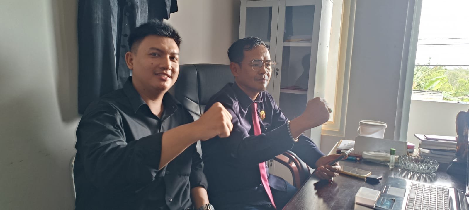 Oknum Satpam Rosadi Dari PT.Indra Angkola Diduga Terlibat Pungli Barter BBM Solar Di Kemang Agung Kertapati Oknum Satpam Rosadi Dari PT.Indra Angkola Diduga Terlibat Pungli Barter BBM Solar Di Kemang Agung Kertapati