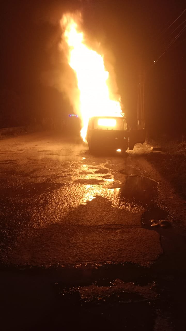 Pick Up Pembawa 30 Jirigen BBM Terbakar, 1 Luka