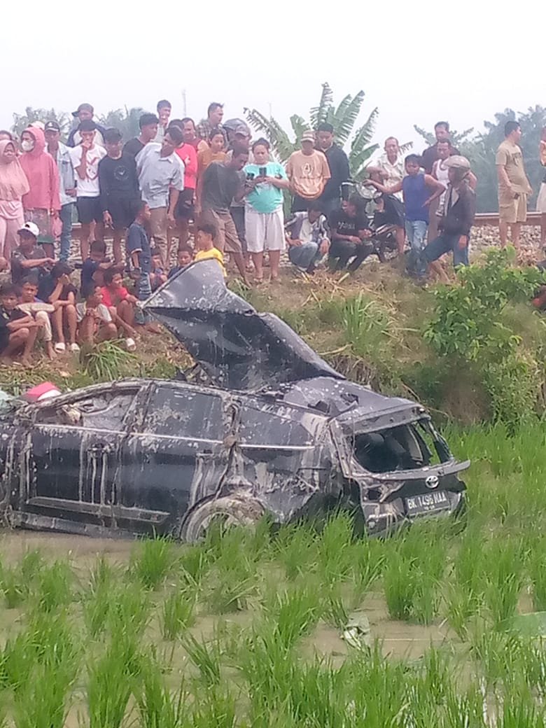 Tertabrak Kereta Api, 6 Penumpang Toyota Rush Tewas, 1 Kritis
