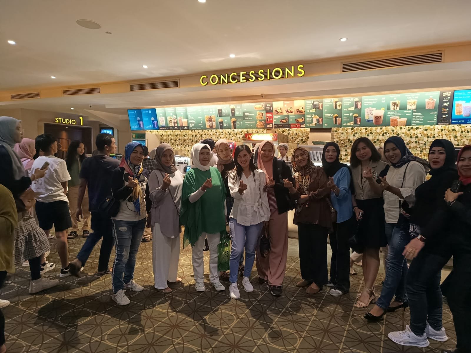 Gema Wasri Nobar Film " Bangsal Isolasi" di Internasional Plaza (IP) Palembang