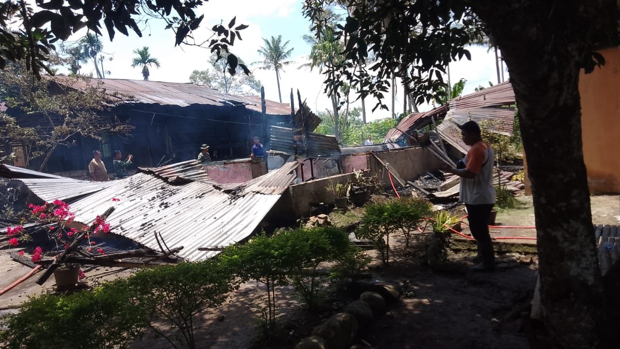 2 Unit Rumah Habis Terbakar Dilalap Sijago Merah