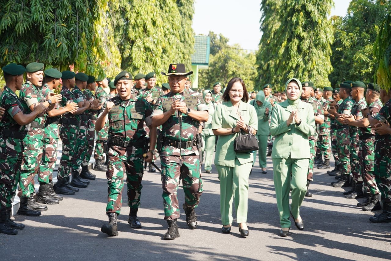 Pangdifif 2 Kunjungi Yonkav 8 Kostrad/NSW Kostrad Pasuruan