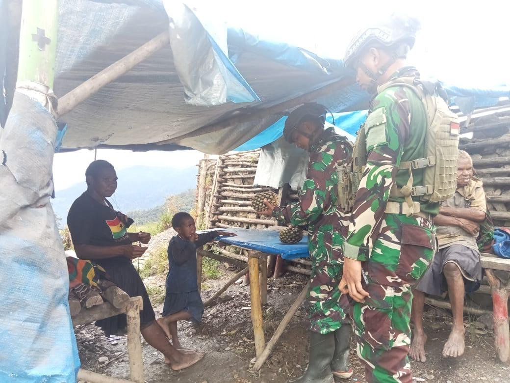 Dengan Rosita Yonif 323 Buaya Putih Gerakkan Roda Perekonomian Masyarakat Puncak