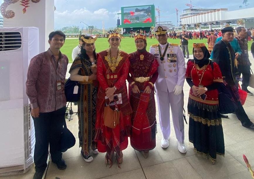 Ketum DPP KNPI Putri Khairunnisa Hadiri Upacara HUT RI ke-79 di IKN Berpakaian Adat Batak, Tekankan Momentum Kemajuan Indonesia