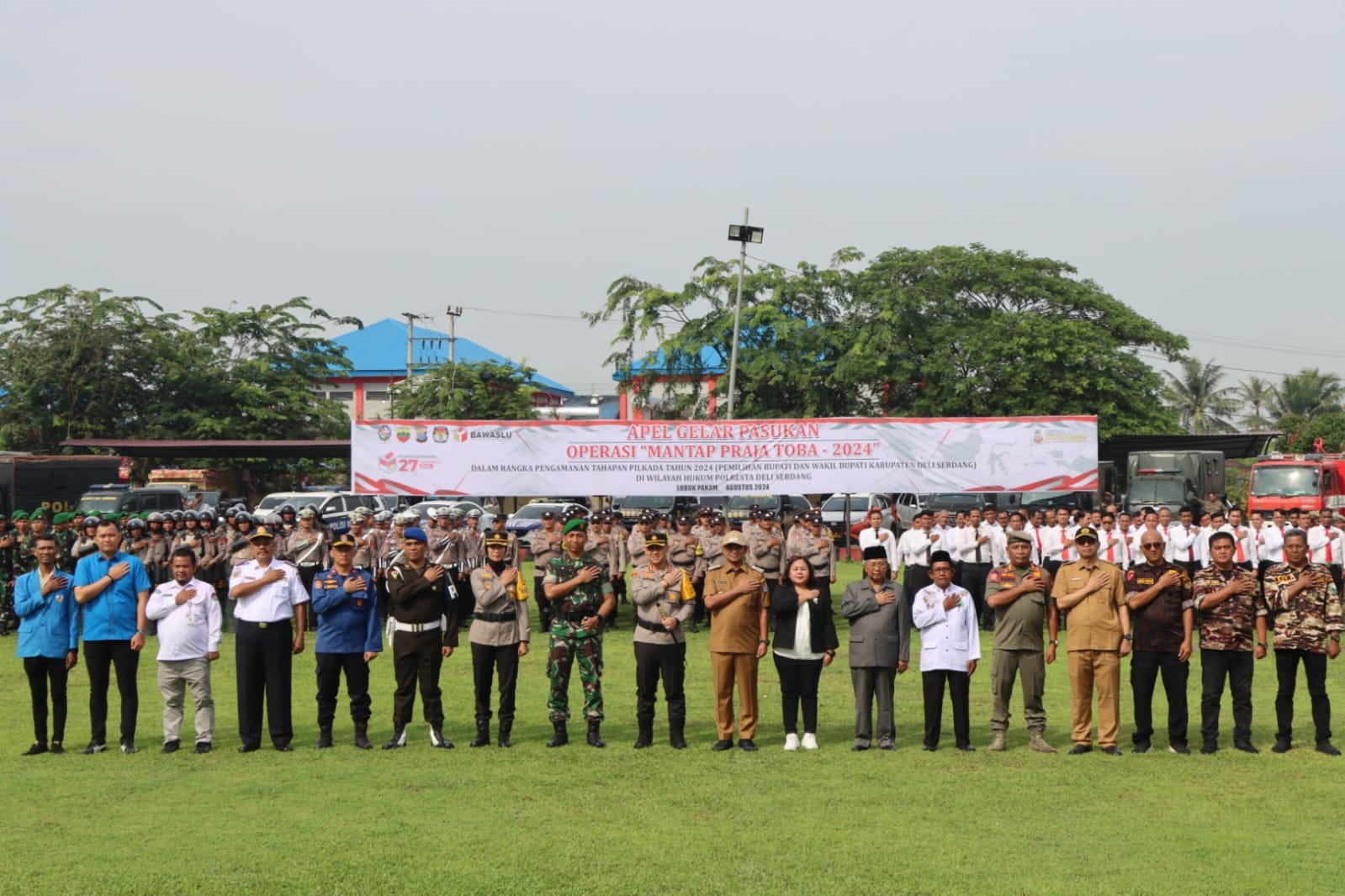 Polresta Deli Serdang Laksanakan Apel Gelar Pasukan Ops Mantap Praja Toba 2024 Polresta Deli Serdang Laksanakan Apel Gelar Pasukan Ops Mantap Praja Toba 2024