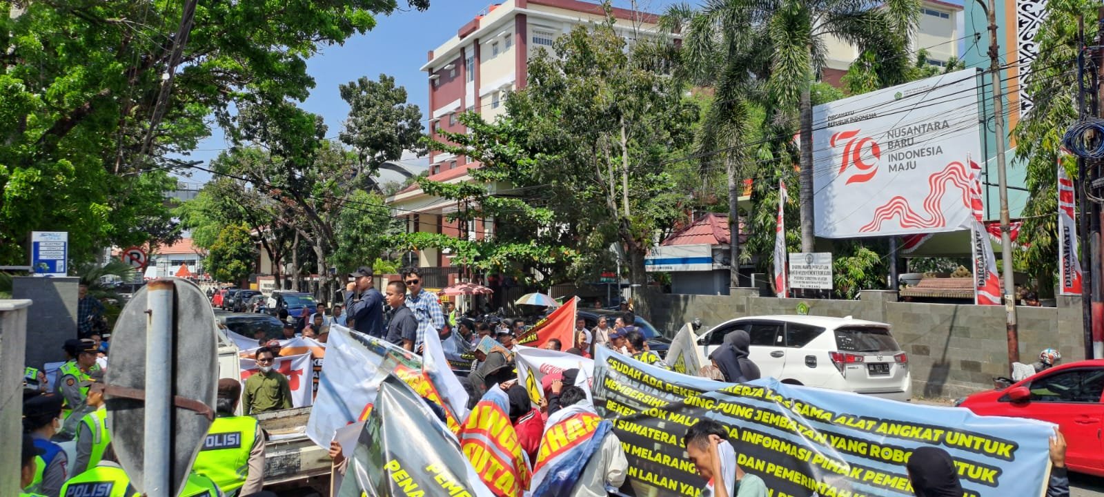 Massa Ancam Demo Setiap Hari: Pemulihan Sungai Lalan Harus Segera Dilaksanakan