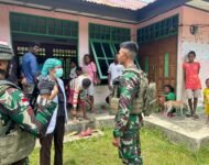 Satgas Yonif 131/Brs Bersama Yayasan Dian Harapan Papua Untuk Berikan Pelayanan Kesehatan Bagi Masyarakat