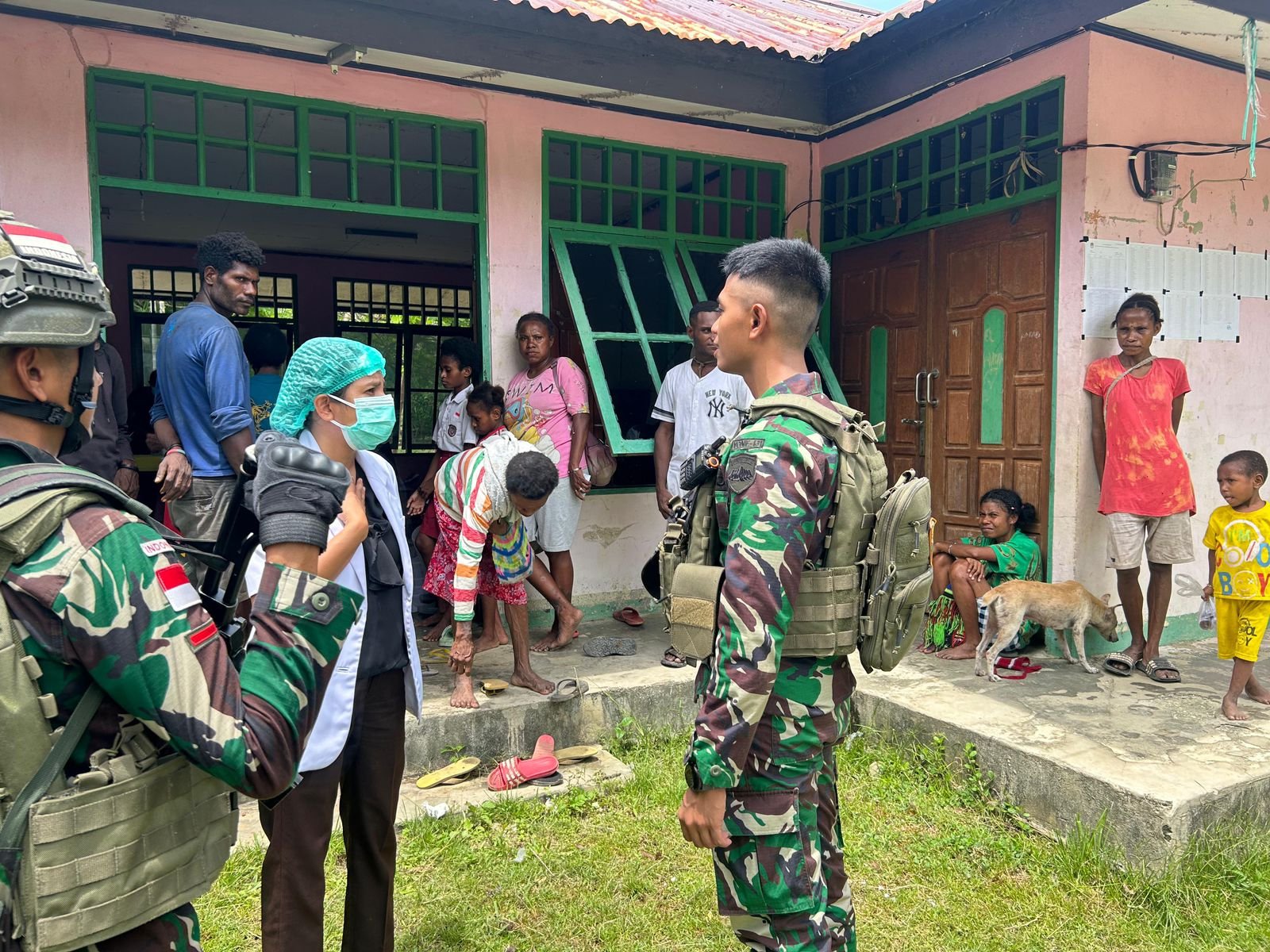 Satgas Yonif 131/Brs Bersama Yayasan Dian Harapan Papua Untuk Berikan Pelayanan Kesehatan Bagi Masyarakat