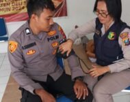 Sie Dokkes Polresta Deli Serdang Cek Kesehatan Dan Berikan Vitamin Kepada Personil Pengamanan OMP Toba 2024