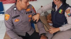 Sie Dokkes Polresta Deli Serdang Cek Kesehatan Dan Berikan Vitamin Kepada Personil Pengamanan OMP Toba 2024