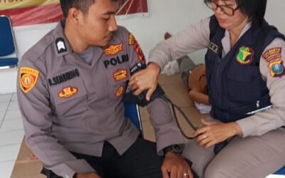 Sie Dokkes Polresta Deli Serdang Cek Kesehatan Dan Berikan Vitamin Kepada Personil Pengamanan OMP Toba 2024